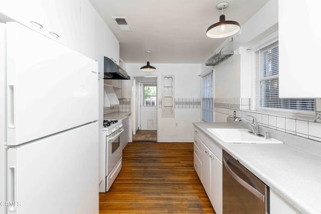 1730 Olive Street, Bakersfield CA: https://media.crmls.org/mediaz/daf3135e-b0b4-489b-894b-3c691694799b.jpg