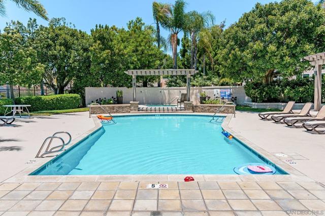18027 Chieftain Ct, San Diego CA: https://media.crmls.org/mediaz/daf43067-8d38-4280-9cfb-663d0e2bbd13.jpg
