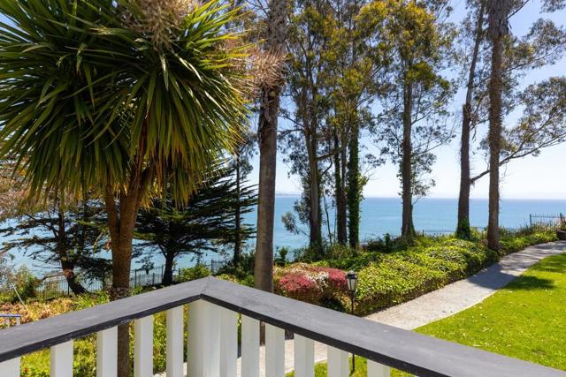 620 El Salto Drive, Capitola CA: https://media.crmls.org/mediaz/daf496d0-a916-4949-89b3-b78c82733cca.jpg