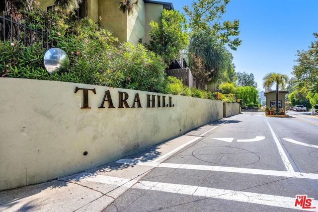 4818 Hollow Corner Road, Culver City CA: https://media.crmls.org/mediaz/daf4ac9b-7a26-4612-8cfa-dbd45bb0a2ca.jpg