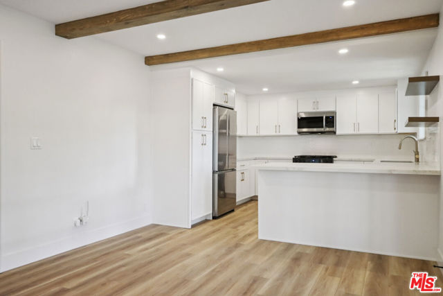23681 Cavanaugh Road, Lake Forest CA: https://media.crmls.org/mediaz/daf51324-14b7-435d-92bd-d2cd79bbf222.jpg