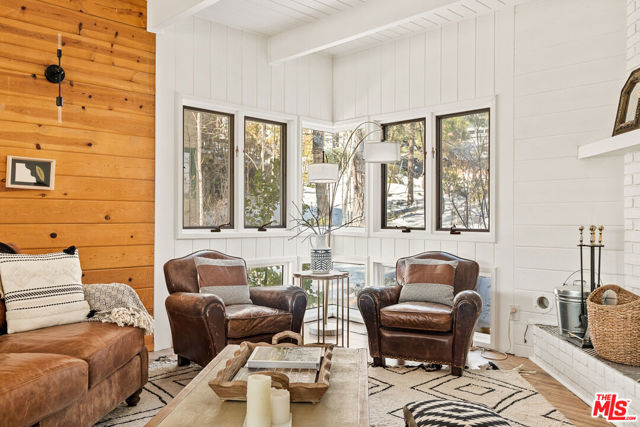 28277 Arbon Lane, Lake Arrowhead CA: https://media.crmls.org/mediaz/daf5c15d-c18f-4d51-a39a-74b87475bb76.jpg