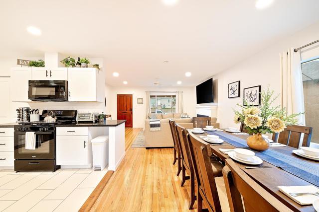 Detail Gallery Image 9 of 45 For 965 Rosecrans Street, San Diego,  CA 92106 - 4 Beds | 2/3 Baths