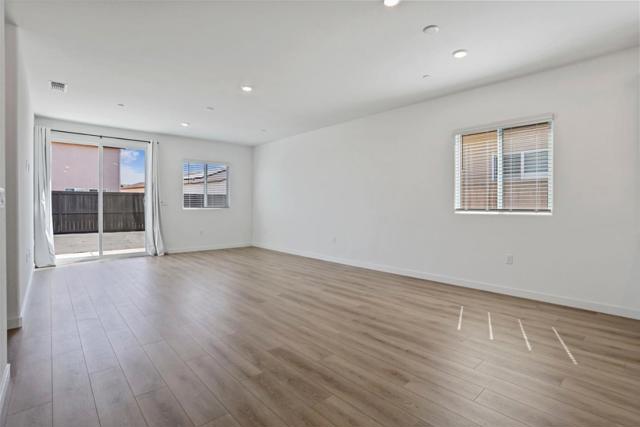 7200 Robins Cove Drive, Stockton CA: https://media.crmls.org/mediaz/daf644f4-661a-4c16-9764-7c3d994d401a.jpg