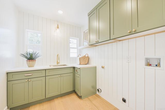 3951 Atascadero Drive, San Diego CA: https://media.crmls.org/mediaz/daf6a99a-67a8-4087-86aa-dd6b6dcfbc5a.jpg