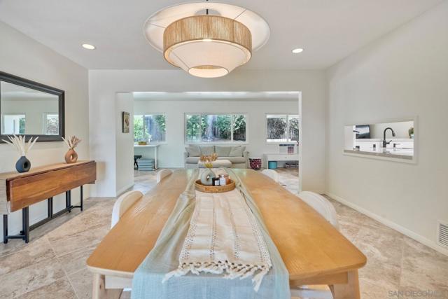 11668 Altoona Dr, El Cajon CA: https://media.crmls.org/mediaz/daf6d0e9-4053-4199-b8a6-f144473afd05.jpg