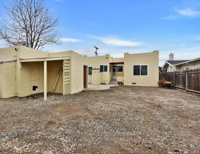325 Capitol Street, Salinas CA: https://media.crmls.org/mediaz/daf7548a-8ae2-4f56-b9f3-d27354a5d1d7.jpg