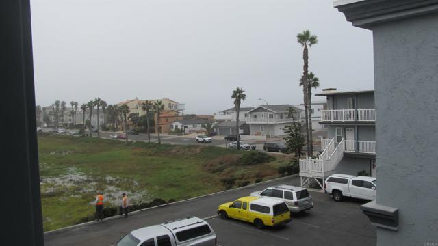 1111 Seacoast, Imperial Beach CA: https://media.crmls.org/mediaz/daf79449-c61e-47b6-9730-893774872229.jpg