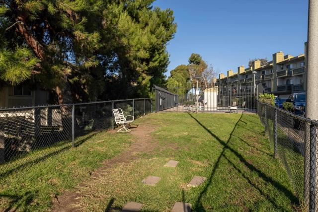 Detail Gallery Image 32 of 59 For 3992 60th St #113,  San Diego,  CA 92115 - 3 Beds | 2/1 Baths