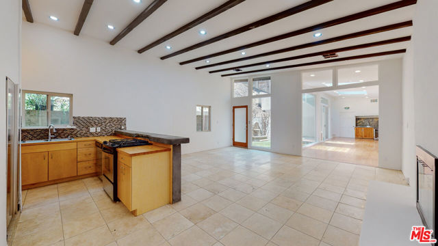 1480 BENEDICT CANYON Drive photo 1