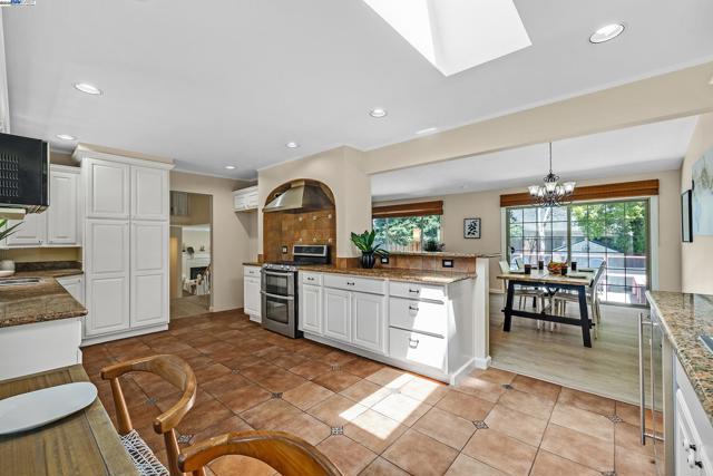5375 Sandra Way, Livermore CA: https://media.crmls.org/mediaz/daf85778-e9eb-4249-b30f-f5e022ae4081.jpg