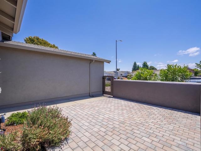 466 Cloudview Drive, Watsonville CA: https://media.crmls.org/mediaz/daf89e2f-1442-4cbd-b39f-86d4d0195814.jpg