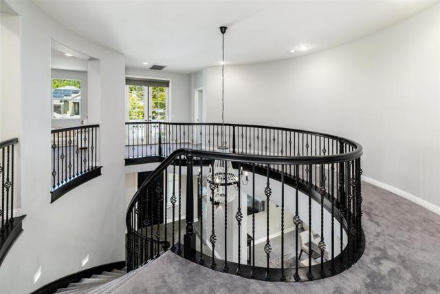 1569 Glencrest Drive, San Marcos CA: https://media.crmls.org/mediaz/daf8da34-7fe6-43a4-9568-1662799de457.jpg