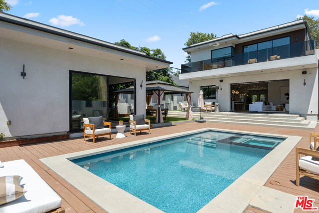 4299 Elmer Avenue, Studio City CA: https://media.crmls.org/mediaz/daf99974-872d-4dca-b96f-d9e8a25dbbe3.jpg
