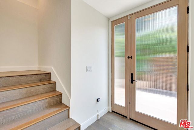 1249 N Formosa Avenue, West Hollywood CA: https://media.crmls.org/mediaz/daf9c13c-7508-4006-880f-3ef8173ae5f7.jpg