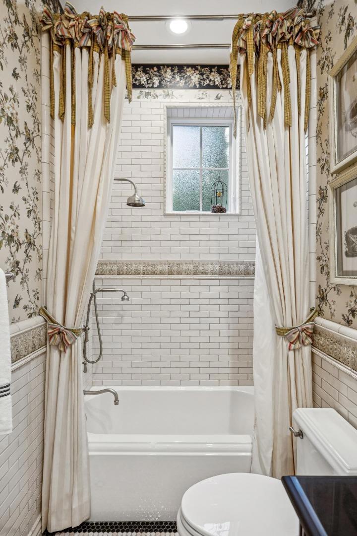 https://media.crmls.org/mediaz/daf9c1e2-e792-4c18-ab2f-da5746bd9f44.jpg?preset=X-Large