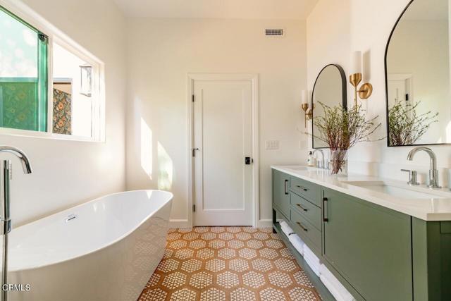 Detail Gallery Image 27 of 47 For 229 S Grand Oaks Ave, Pasadena,  CA 91107 - 3 Beds | 2 Baths