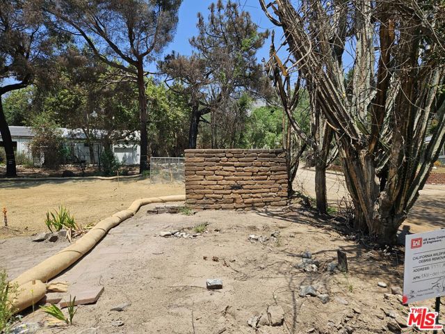 3771 Alzada Road, Altadena CA: https://media.crmls.org/mediaz/dafa31fa-4d66-4c55-8567-e83a65aff2e2.jpg