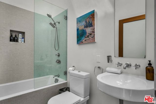 17 North Venice Boulevard photo 20