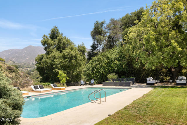 3435 Crestford Drive, Altadena CA: https://media.crmls.org/mediaz/dafb10c2-9e48-4e80-b34a-3f7eb1b8baae.jpg