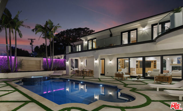 7052 Dume Drive, Malibu CA: https://media.crmls.org/mediaz/dafb1cd7-cd5e-45ef-b76c-66e418bf4d4d.jpg