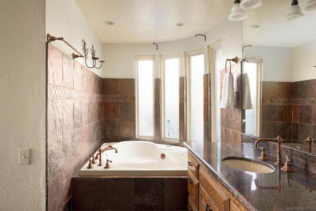 13671 Orchard Gate Rd, Poway CA: https://media.crmls.org/mediaz/dafb67ad-6fde-45ab-b461-326809e903eb.jpg