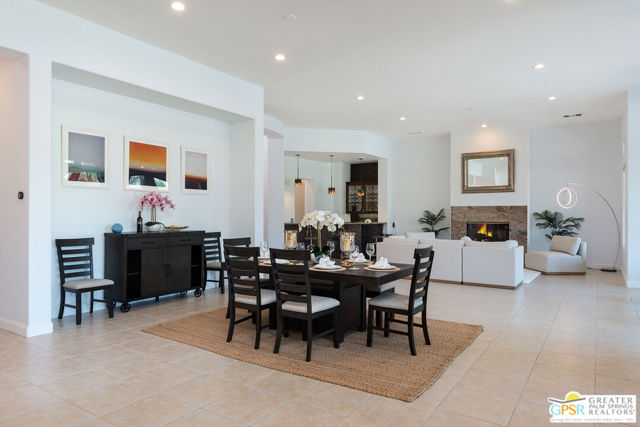 45 Vista Encantada, Rancho Mirage CA: https://media.crmls.org/mediaz/dafbc06c-a6b2-49b5-a424-fb6a727051d5.jpg