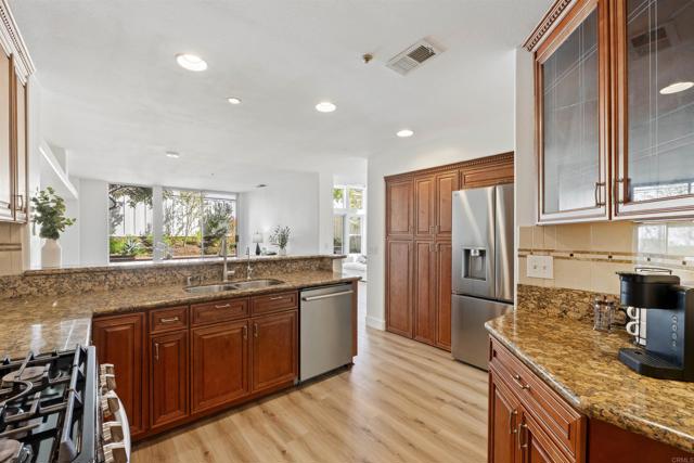 Detail Gallery Image 13 of 46 For 1831 Monserrat Way, Vista,  CA 92081 - 4 Beds | 2/1 Baths