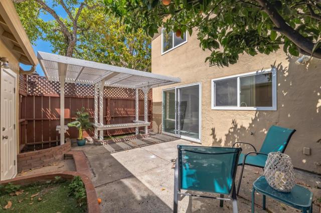 4221 Solar Circle, Union City CA: https://media.crmls.org/mediaz/dafc8aa1-52b1-4074-aac3-69af15912b91.jpg