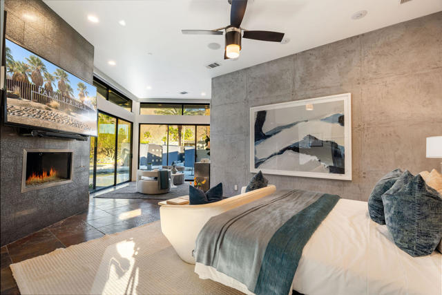335 Patel Place, Palm Springs CA: https://media.crmls.org/mediaz/dafc95af-f5dd-4395-abb8-e22895892788.jpg