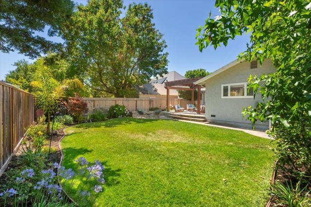 1141 Fairview Avenue, Redwood City CA: https://media.crmls.org/mediaz/dafd0ba7-002a-4d98-9afc-54067d9a0c86.jpg