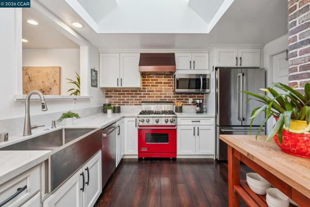 843 Luz Ct, Danville CA: https://media.crmls.org/mediaz/dafd6df0-23aa-4956-89f3-10ede1b0bd02.jpg