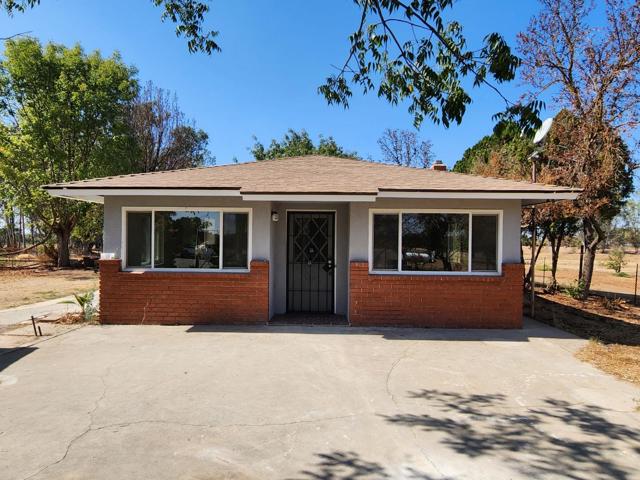 8831 Herndon Avenue, Clovis, California 93619, 3 Bedrooms Bedrooms, ,2 BathroomsBathrooms,Single Family Residence,For Sale,Herndon,ML81909981