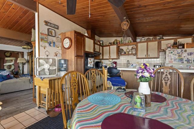 293 Paden Dr, Spring Valley CA: https://media.crmls.org/mediaz/dafe0395-d811-4f4d-99b4-655755bdbdbd.jpg