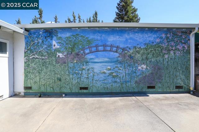 2465 Buena Vista Ave, Walnut Creek CA: https://media.crmls.org/mediaz/dafe05c8-fd82-47ca-81be-d8db0b491031.jpg