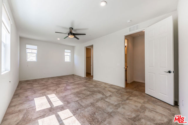 22379 Driftwood Court, Santa Clarita CA: https://media.crmls.org/mediaz/dafe3a9e-56a9-4f1d-a8a4-19e21c1a01e1.jpg