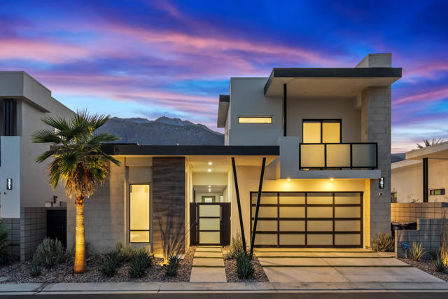 161 Holliday Way, Palm Springs CA: https://media.crmls.org/mediaz/dafe493f-2f00-4b7c-9d54-e89f2ad95368.jpg