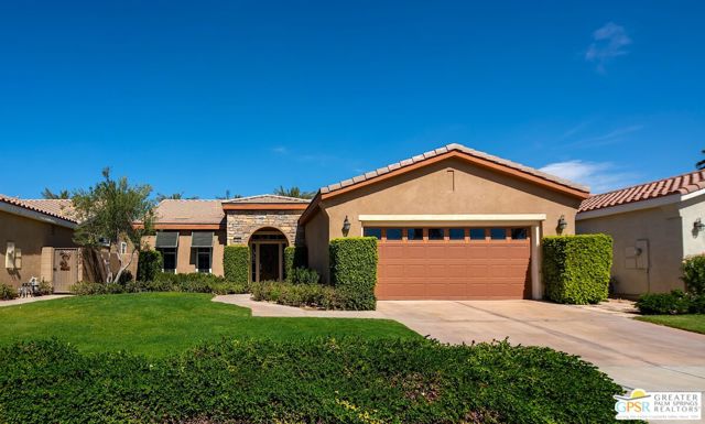 81804 Daniel Drive, La Quinta CA: https://media.crmls.org/mediaz/dafe4971-4f6f-4d6d-8134-3ad79e8d673b.jpg