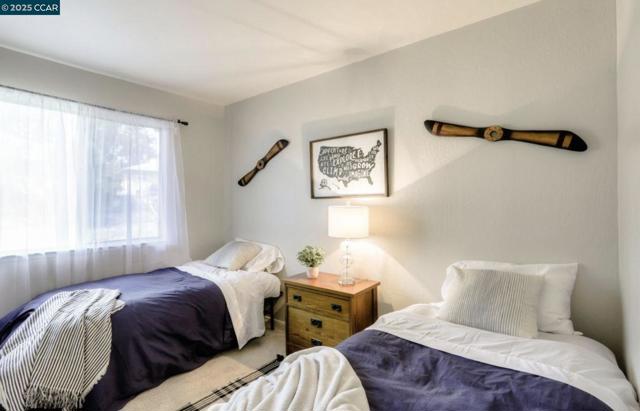 1095 Mohr Ln, Concord CA: https://media.crmls.org/mediaz/dafeb1b8-c9bc-44ef-a227-aecd21201814.jpg