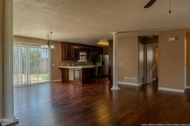 Detail Gallery Image 7 of 15 For 4121 San Juan Ave, Oxnard,  CA 93033 - 4 Beds | 2 Baths