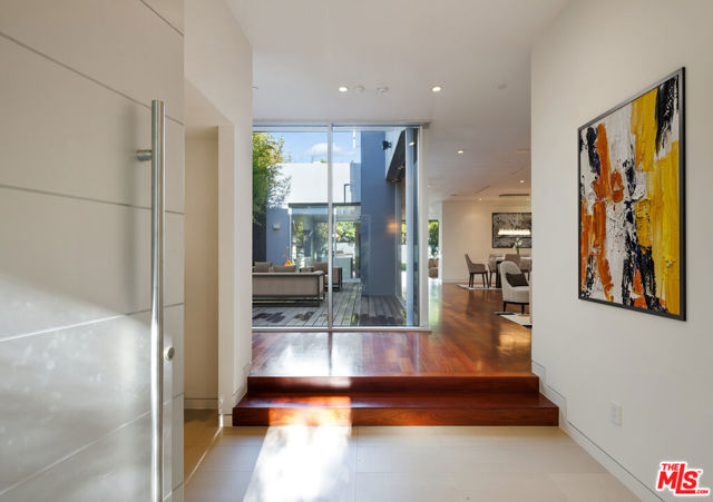 521 Marine Street photo 3