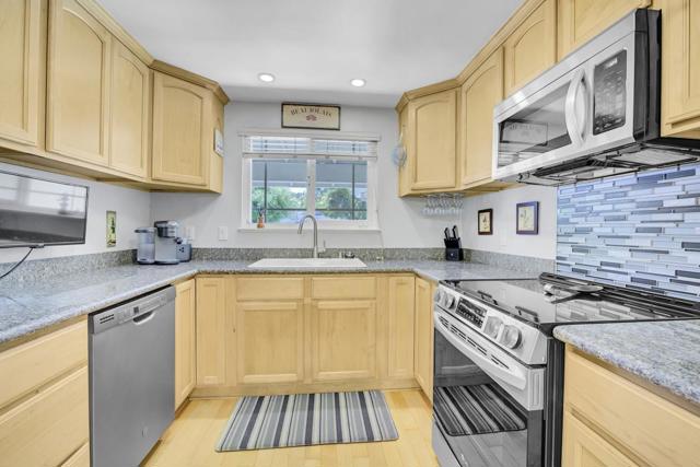 6175 Oneida Drive, San Jose CA: https://media.crmls.org/mediaz/daff59ba-b5df-48a0-84f6-e61abd05a153.jpg