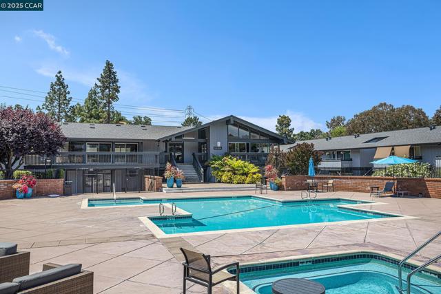 205 Masters Ct, Walnut Creek CA: https://media.crmls.org/mediaz/daffa2b6-4d12-4fa3-9739-dfd669b90da7.jpg