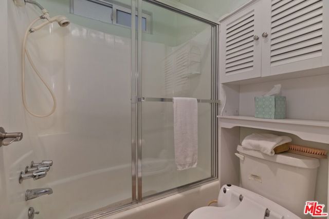 1629 Majestic Pines Drive, Mammoth Lakes CA: https://media.crmls.org/mediaz/daffe69c-b7d4-40df-9800-950fb599b471.jpg
