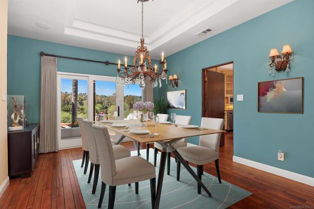 528 Flores de Oro, Rancho Santa Fe CA: https://media.crmls.org/mediaz/db0011ad-6ed6-4cdf-9c53-fe7eb2673c8c.jpg