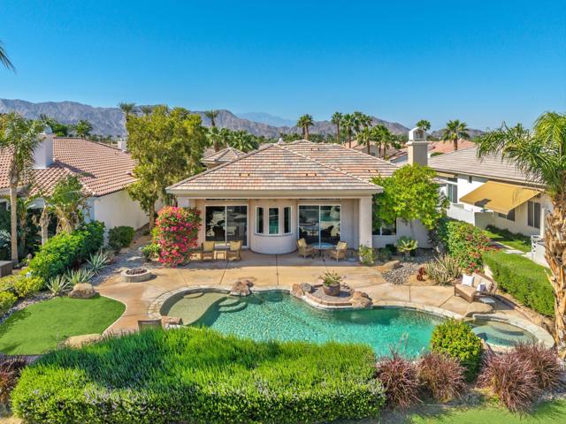 51686 Via Sorrento, La Quinta CA: https://media.crmls.org/mediaz/db005237-4af3-4a7f-b2b2-dfaea63096c7.jpg