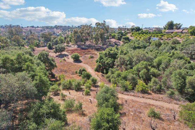 1797 99 Rabbit Hill, Fallbrook CA: https://media.crmls.org/mediaz/db00a795-3c34-45c7-9625-f2123842399e.jpg