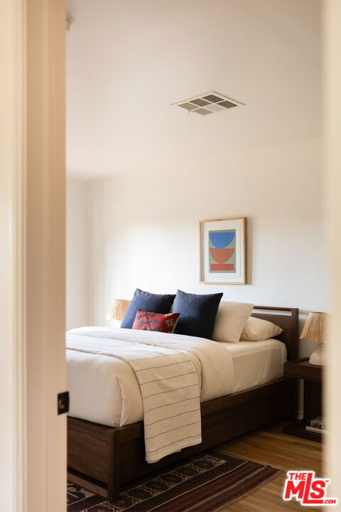 4825 Glenalbyn Drive, Los Angeles CA: https://media.crmls.org/mediaz/db00d4f6-b794-4cd2-8b3f-716e58f800d9.jpg