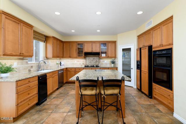 Detail Gallery Image 13 of 43 For 650 Charleston Pl, Ventura,  CA 93004 - 4 Beds | 3 Baths