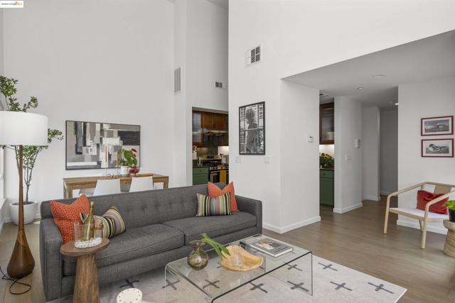 1364 Powell St, Emeryville CA: https://media.crmls.org/mediaz/db01bf98-40ae-4ceb-8914-f87311e682e3.jpg